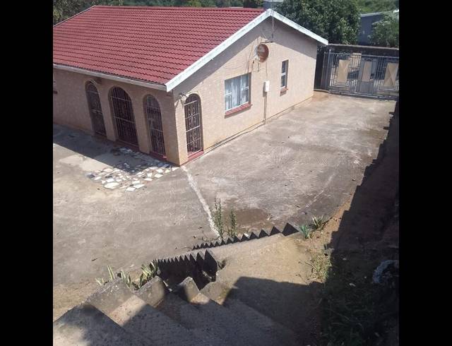 3 BEDROOM HOUSE FOR SALE IN UMLAZI Z